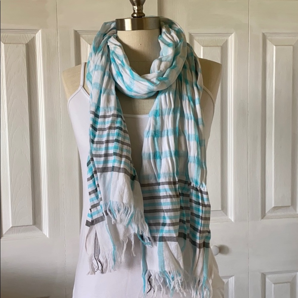 Banana Republic Pretty turquoise plaid scarf